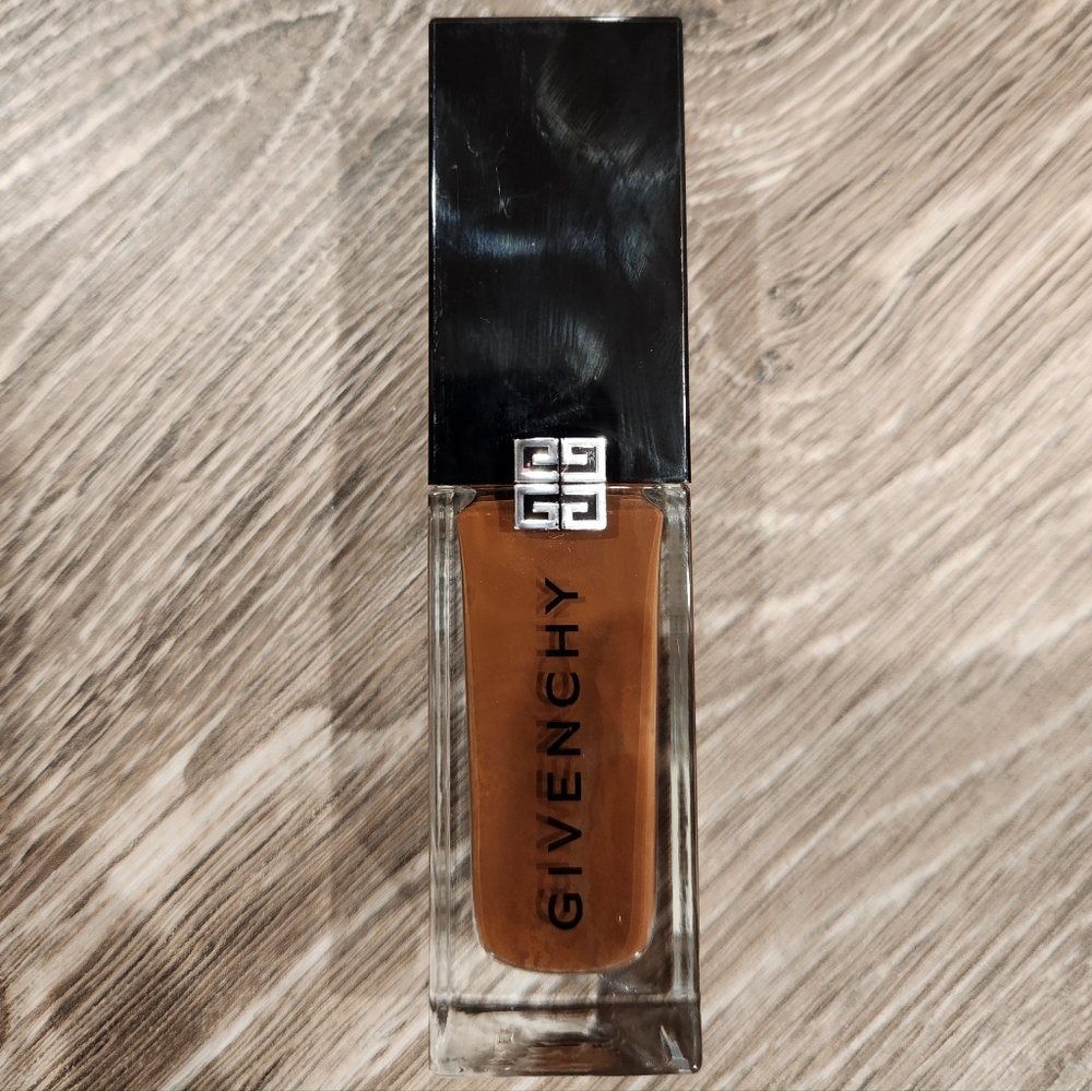 Givenchy 6N-490 Prisme Libre Glow Foundation